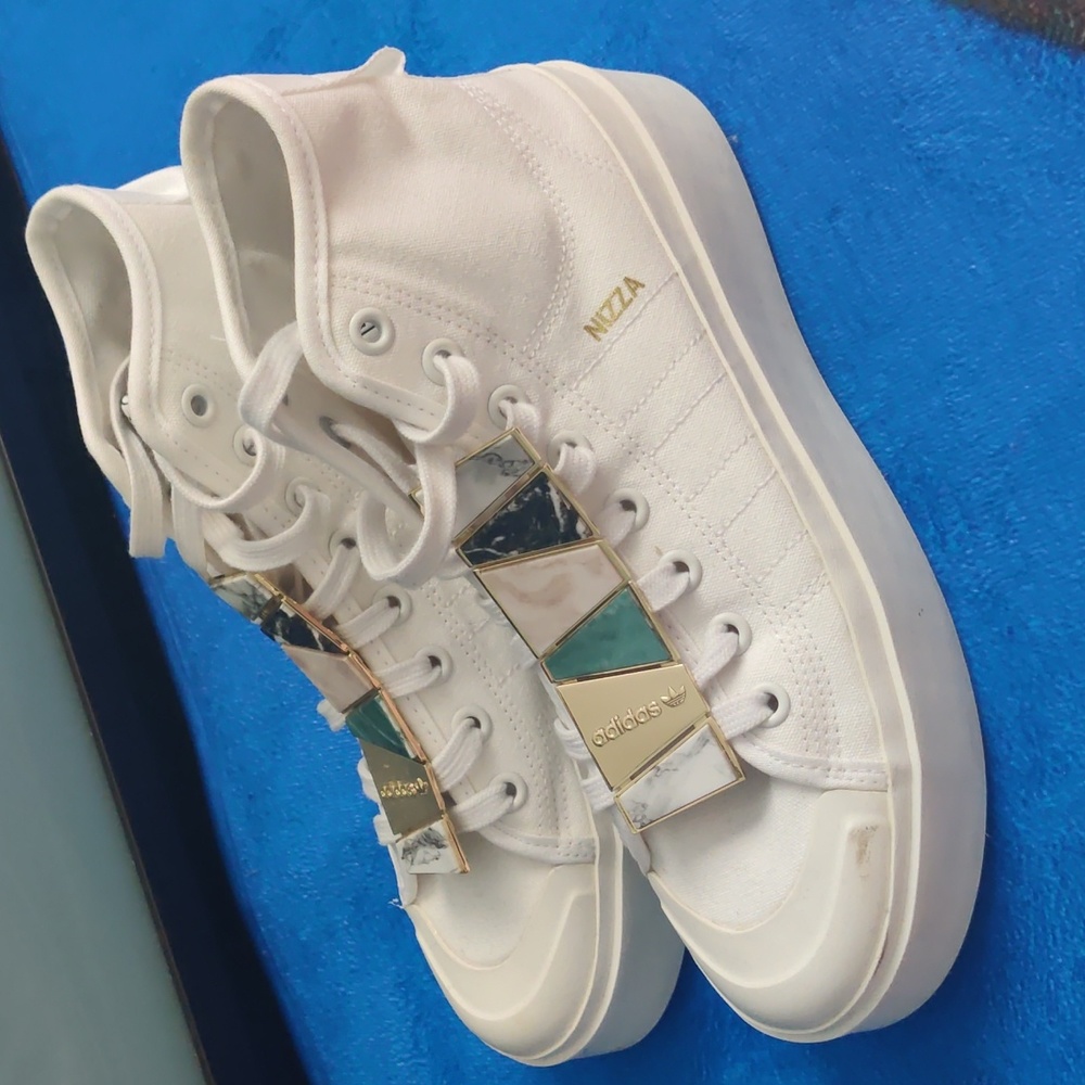 Women Adidas sneakers - Picture 4 of 6